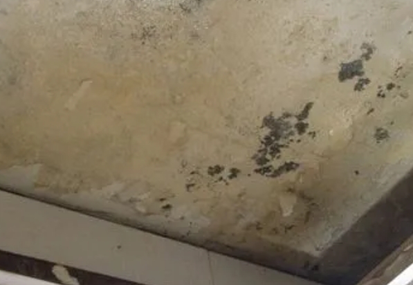 扎鲁特阳台漏水维修公司分享下扎鲁特卫生间渗水维修需要注意哪些问题。